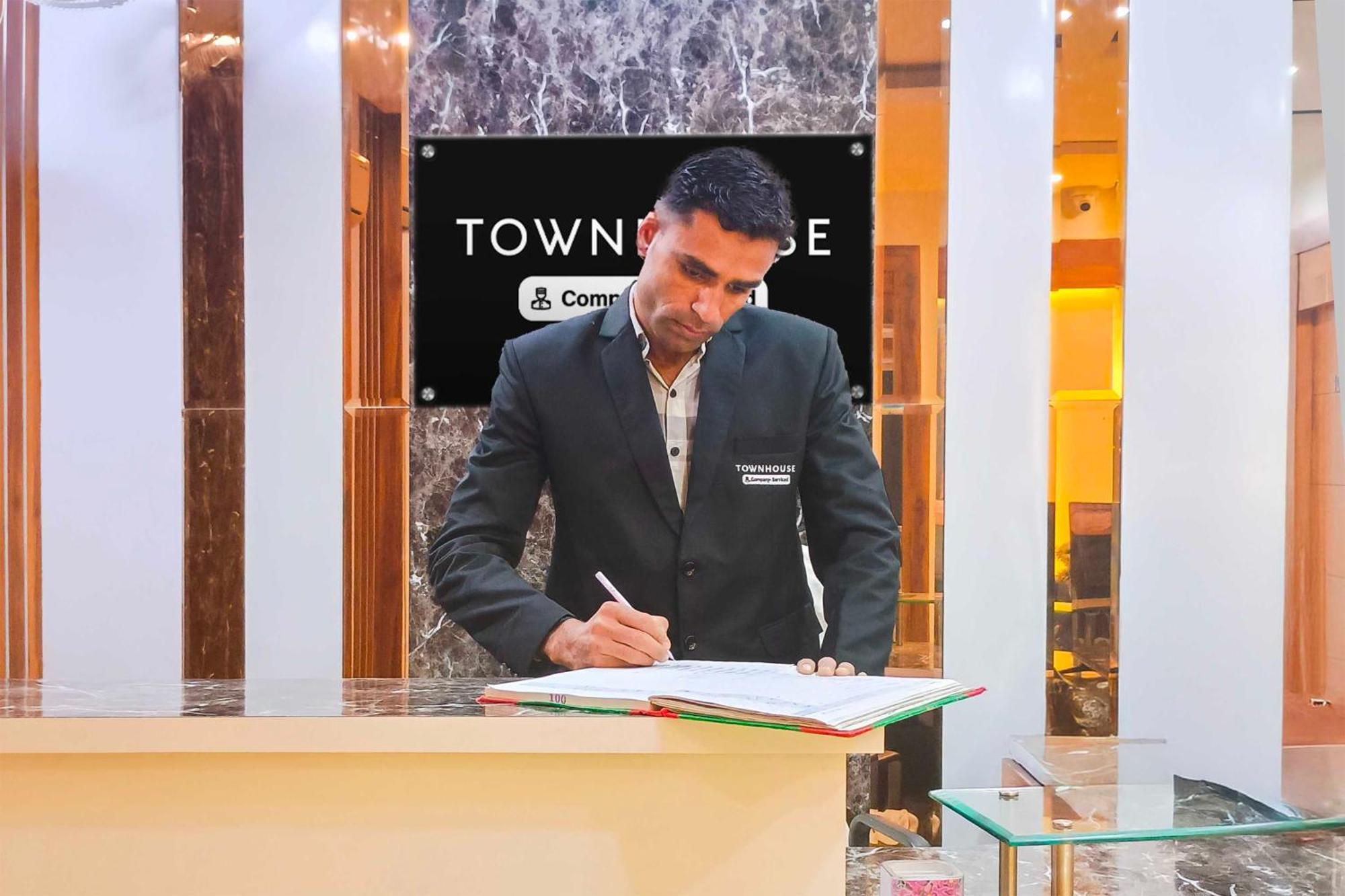 Super Townhouse Model Town Rohtak Formerly Hotel Tathastu Exterior foto